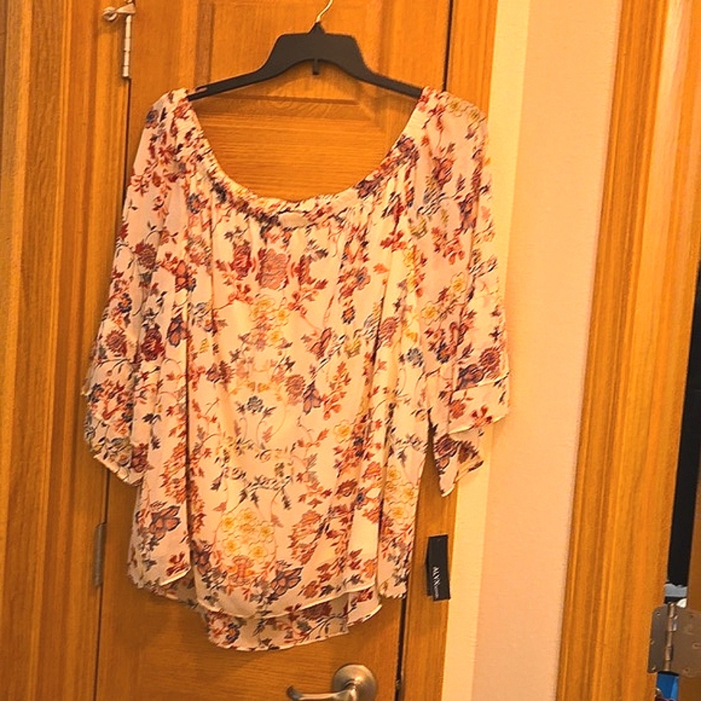 Beautiful NEW Alyx Top